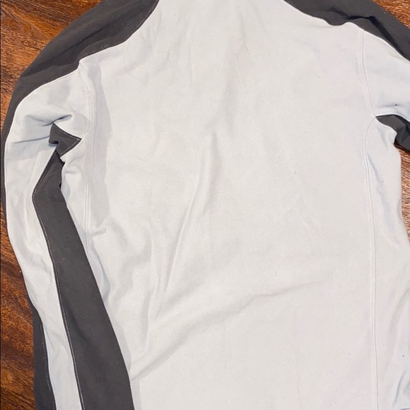 Men’s North Face sweater - Picture 5 of 6